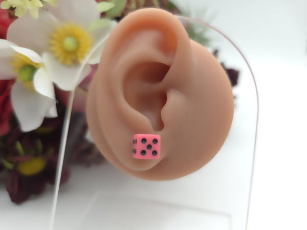 Würfel Ohrstecker pink